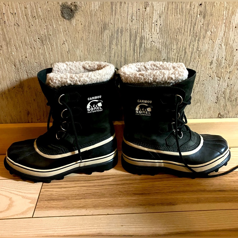 Sorel Waterproof Insulated Heavy Snow Boot. Woman’s Size 9.5 Color is Black